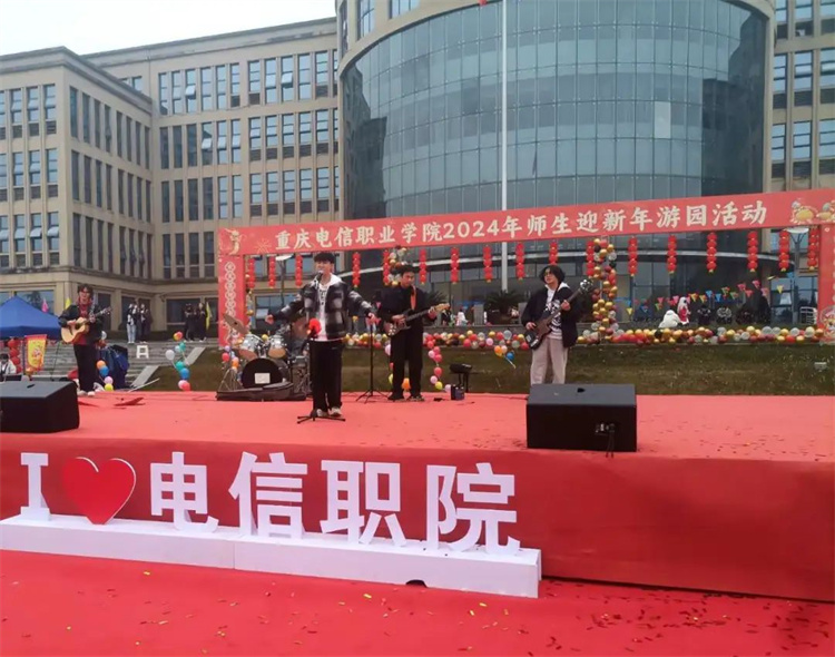 LvWe_1704185531049084660.jpg