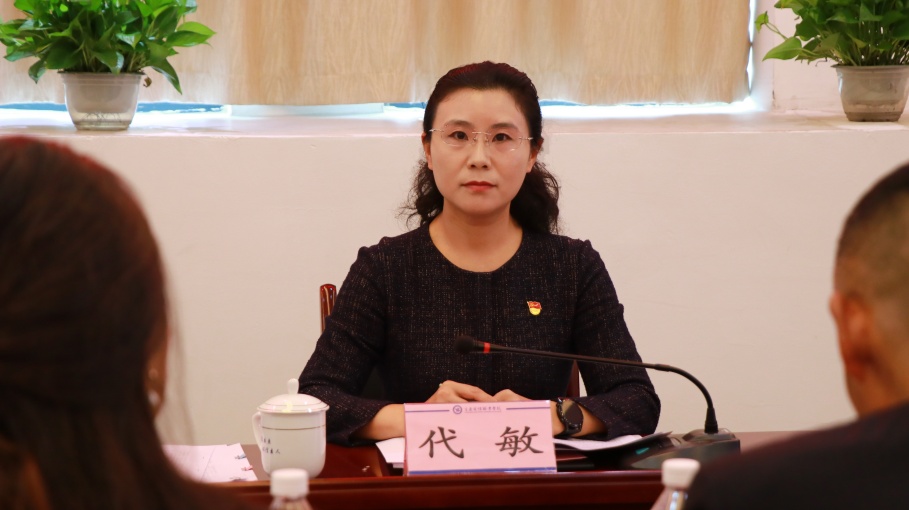 UwAk_1762395020477089530.jpg